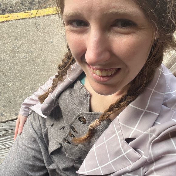 Meet your Posher, Amanda - Picture 6 of 9